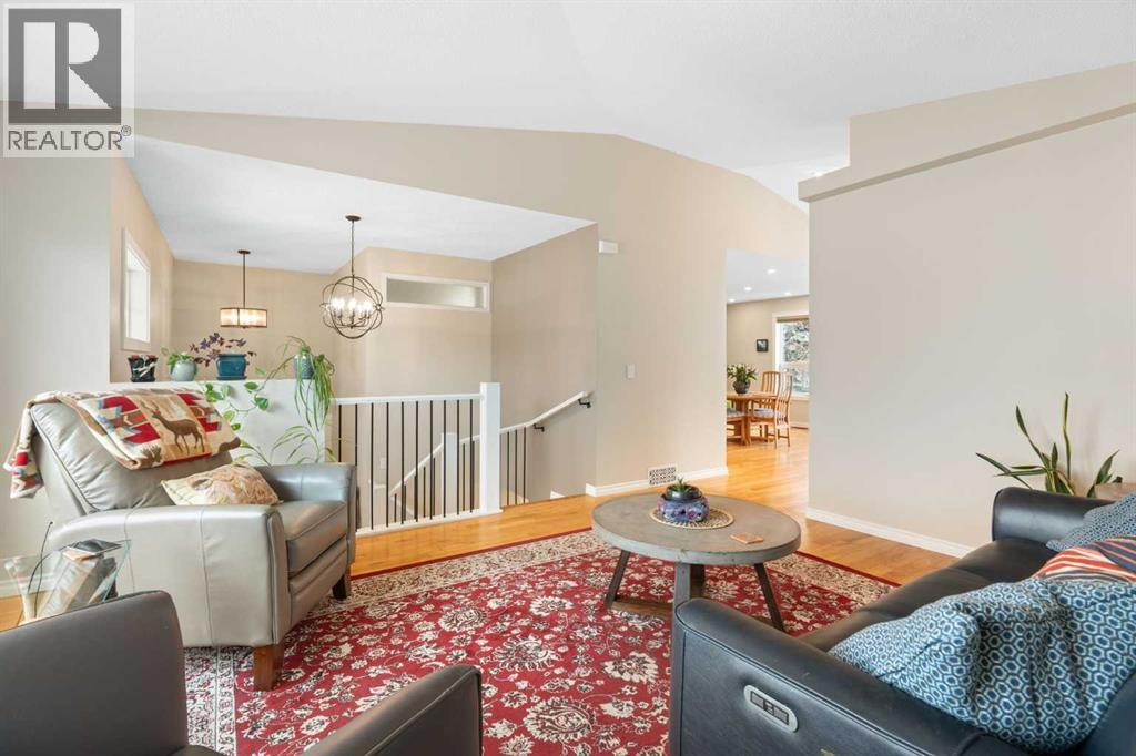 26 Bow Close, Cochrane, Alberta  T4C 1M9 - Photo 16 - A2289064