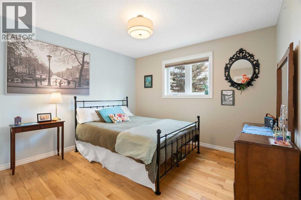 26 Bow Close, Cochrane, Alberta  T4C 1M9 - Photo 9 - A2289064