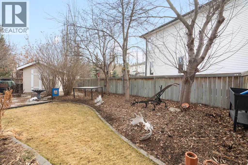 26 Bow Close, Cochrane, Alberta  T4C 1M9 - Photo 39 - A2289064