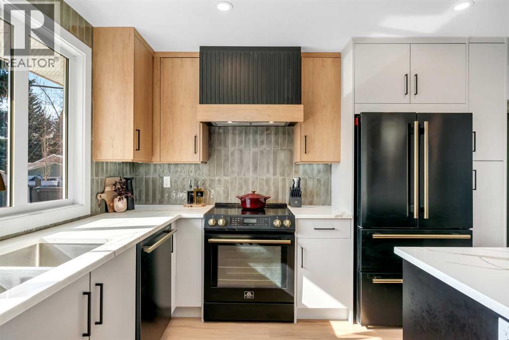 959 Parkwood Way Se, Calgary, Alberta  T2J 3V4 - Photo 9 - A2292806