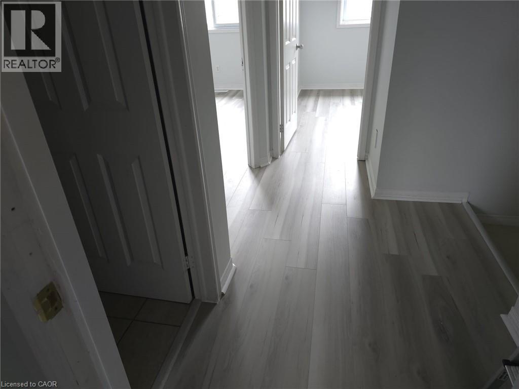 271 Activa Avenue, Kitchener, Ontario  N2E 3V2 - Photo 14 - 40774207