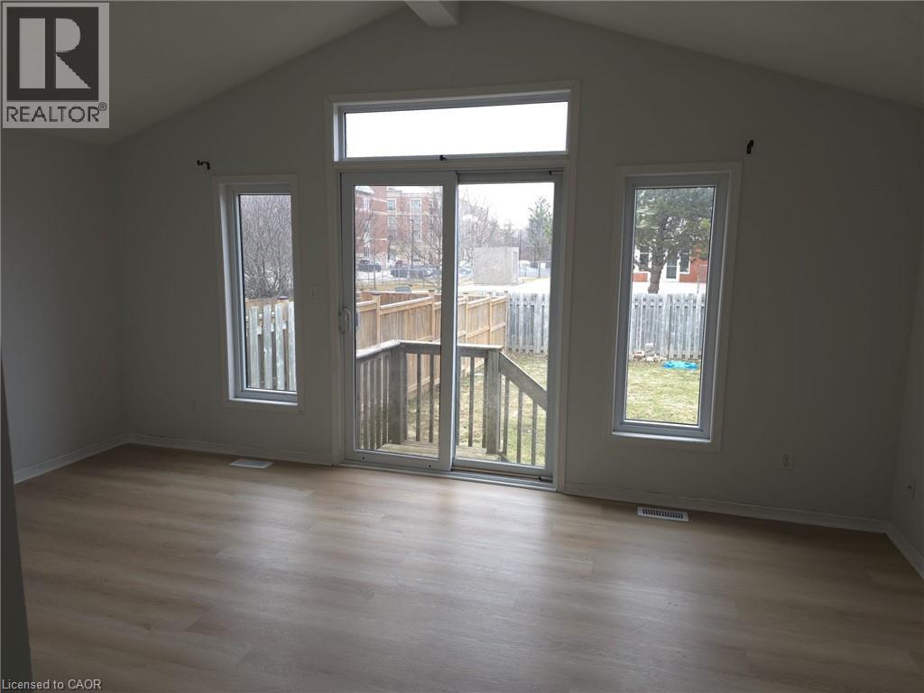 271 Activa Avenue, Kitchener, Ontario  N2E 3V2 - Photo 2 - 40774207