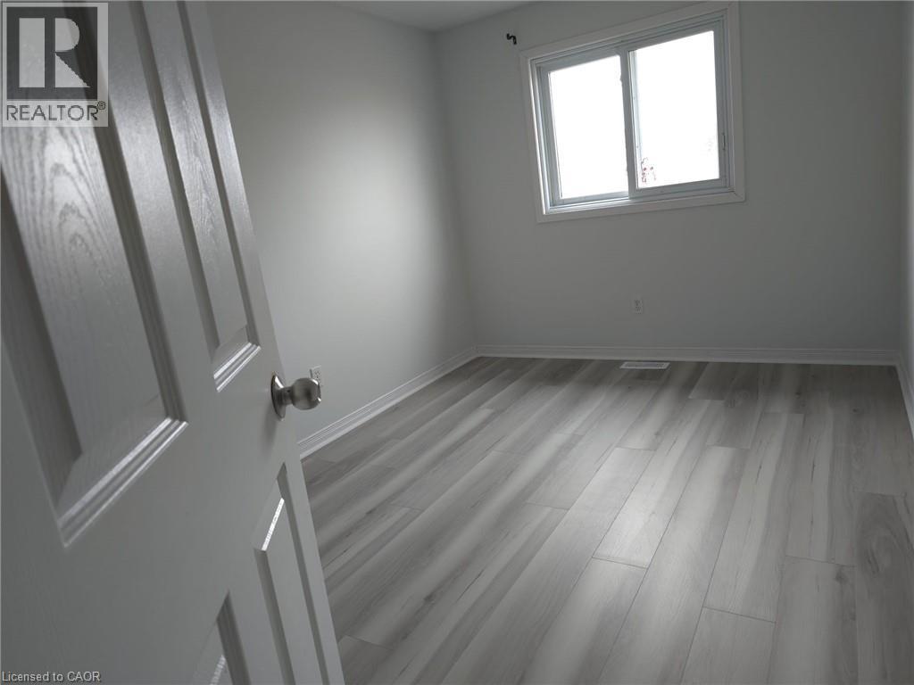 271 Activa Avenue, Kitchener, Ontario  N2E 3V2 - Photo 20 - 40774207