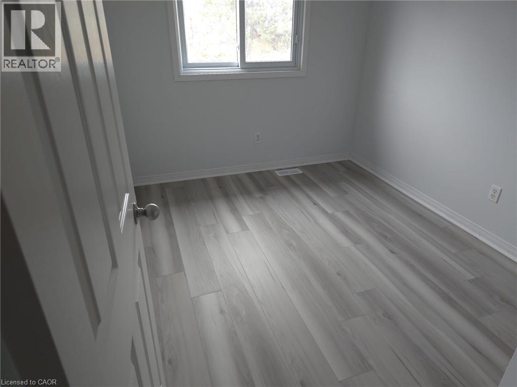 271 Activa Avenue, Kitchener, Ontario  N2E 3V2 - Photo 17 - 40774207