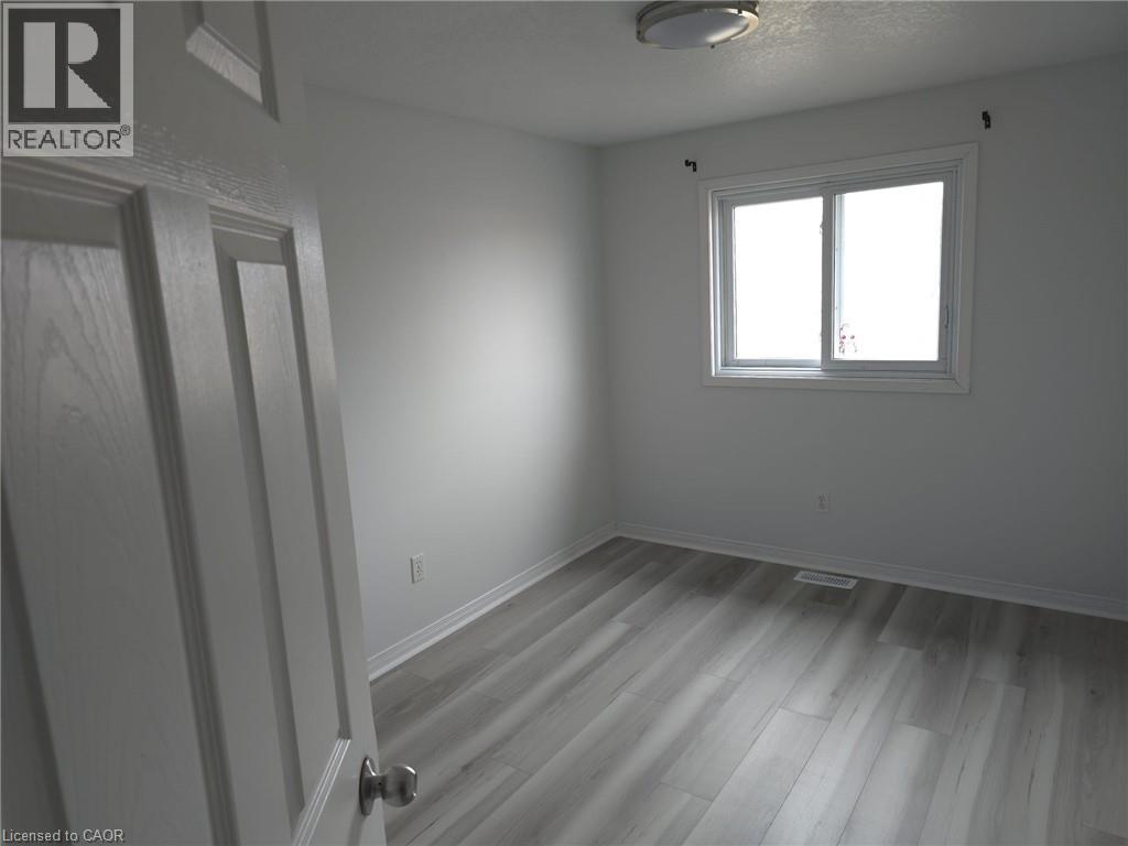 271 Activa Avenue, Kitchener, Ontario  N2E 3V2 - Photo 24 - 40774207