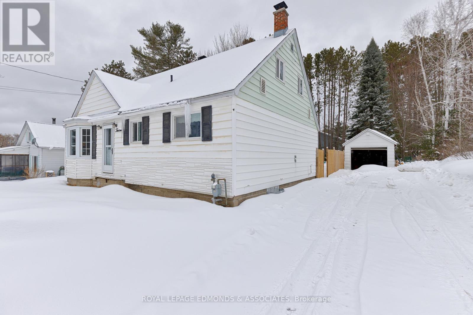 13 Plant Road, Laurentian Hills, Ontario  K0J 1J0 - Photo 34 - X12912010