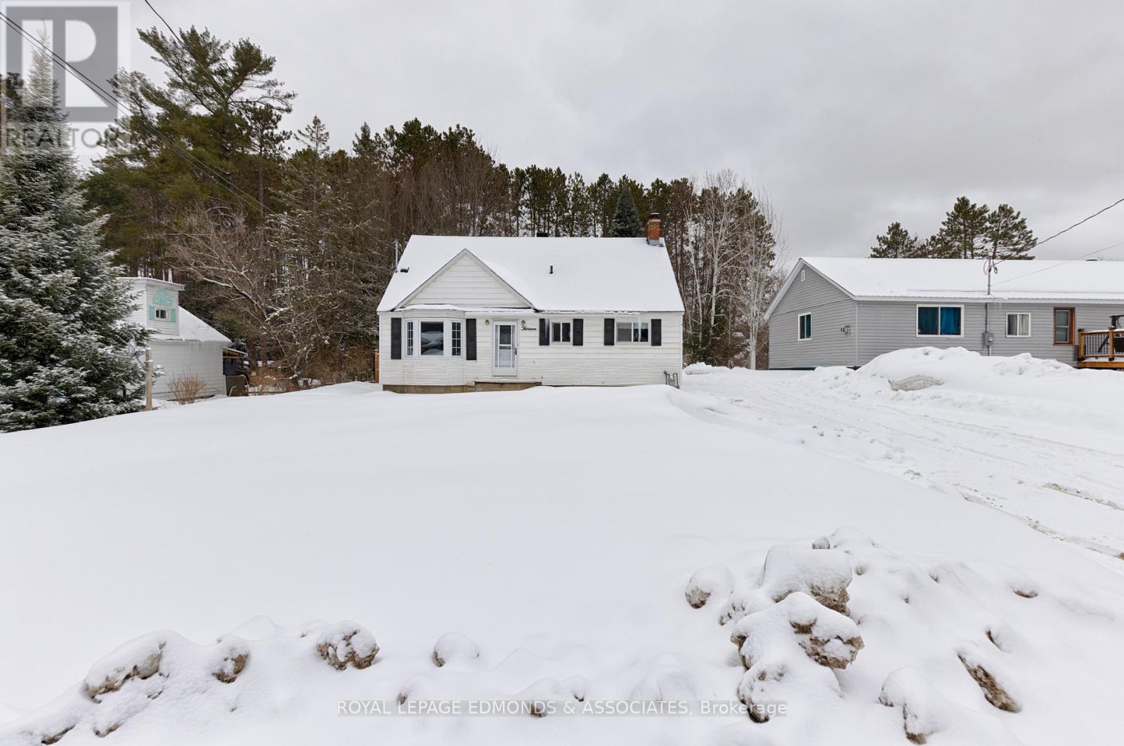 13 Plant Road, Laurentian Hills, Ontario  K0J 1J0 - Photo 35 - X12912010