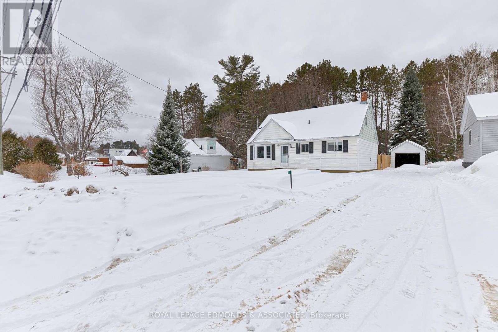 13 Plant Road, Laurentian Hills, Ontario  K0J 1J0 - Photo 36 - X12912010