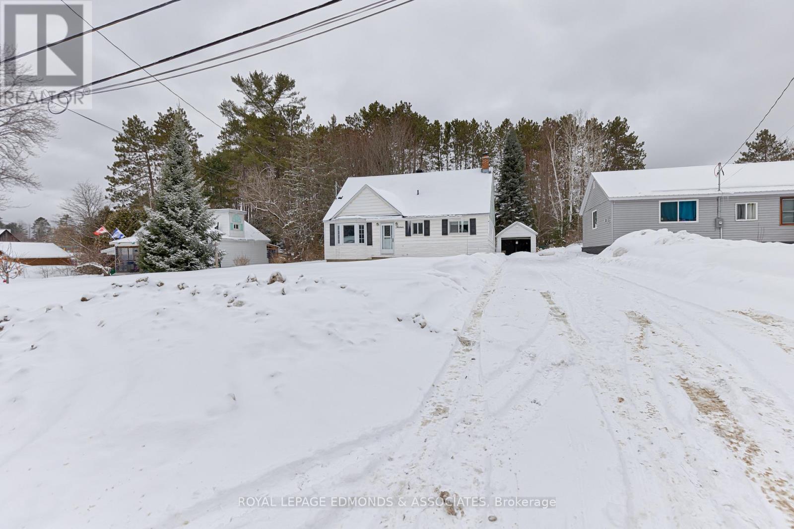 13 Plant Road, Laurentian Hills, Ontario  K0J 1J0 - Photo 37 - X12912010