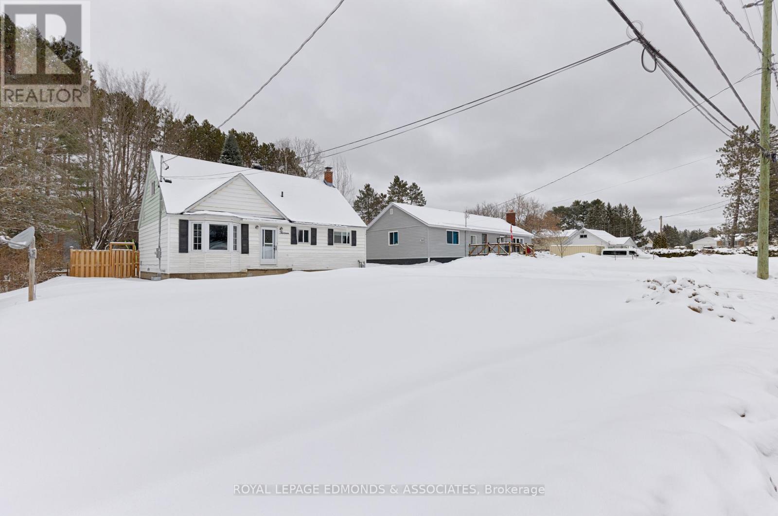 13 Plant Road, Laurentian Hills, Ontario  K0J 1J0 - Photo 38 - X12912010