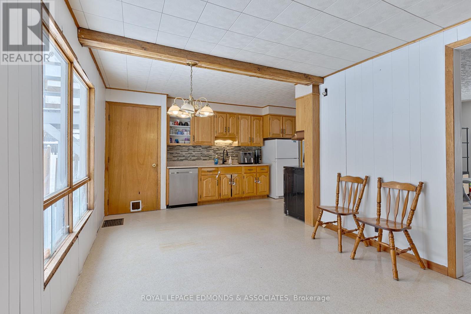 13 Plant Road, Laurentian Hills, Ontario  K0J 1J0 - Photo 6 - X12912010