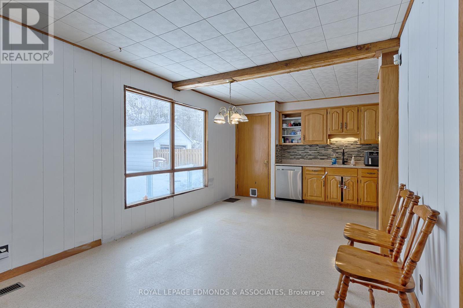 13 Plant Road, Laurentian Hills, Ontario  K0J 1J0 - Photo 7 - X12912010