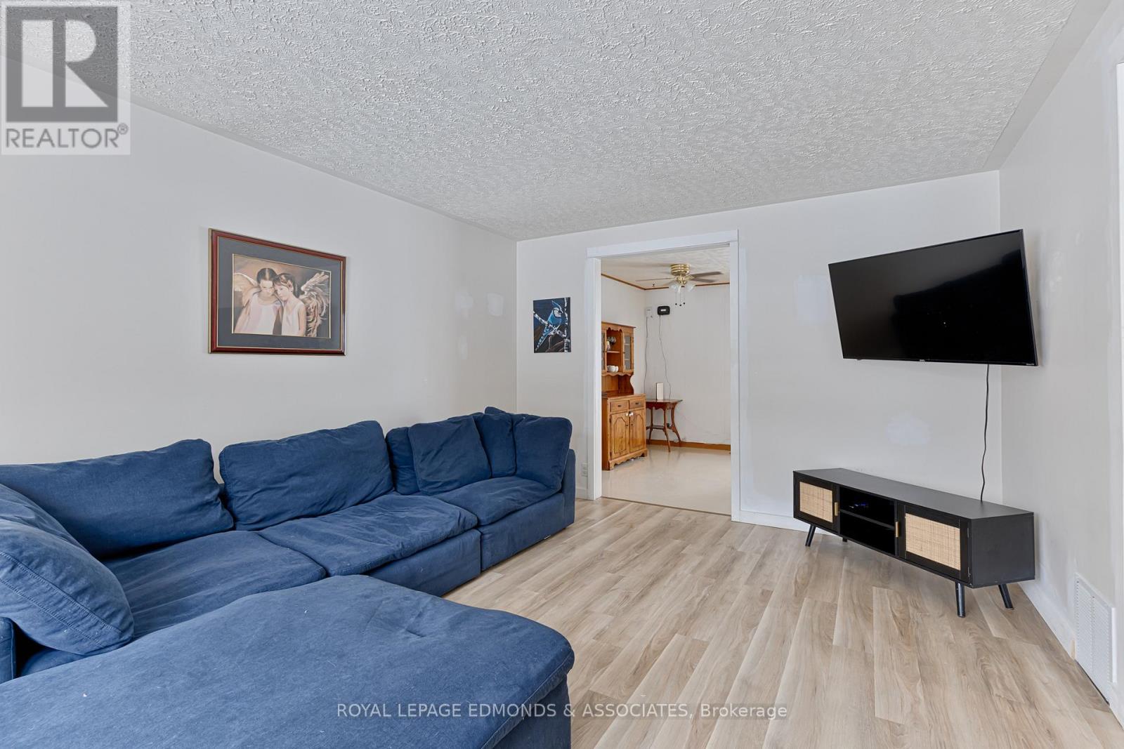 13 Plant Road, Laurentian Hills, Ontario  K0J 1J0 - Photo 9 - X12912010