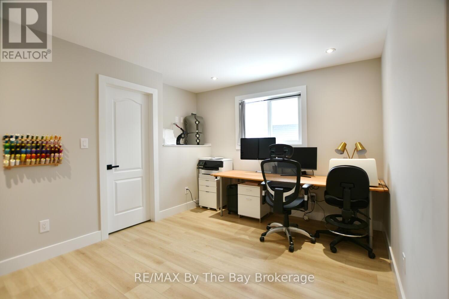 16 Caribbean Drive, Wasaga Beach, Ontario  L9Z 2W3 - Photo 10 - S12911916