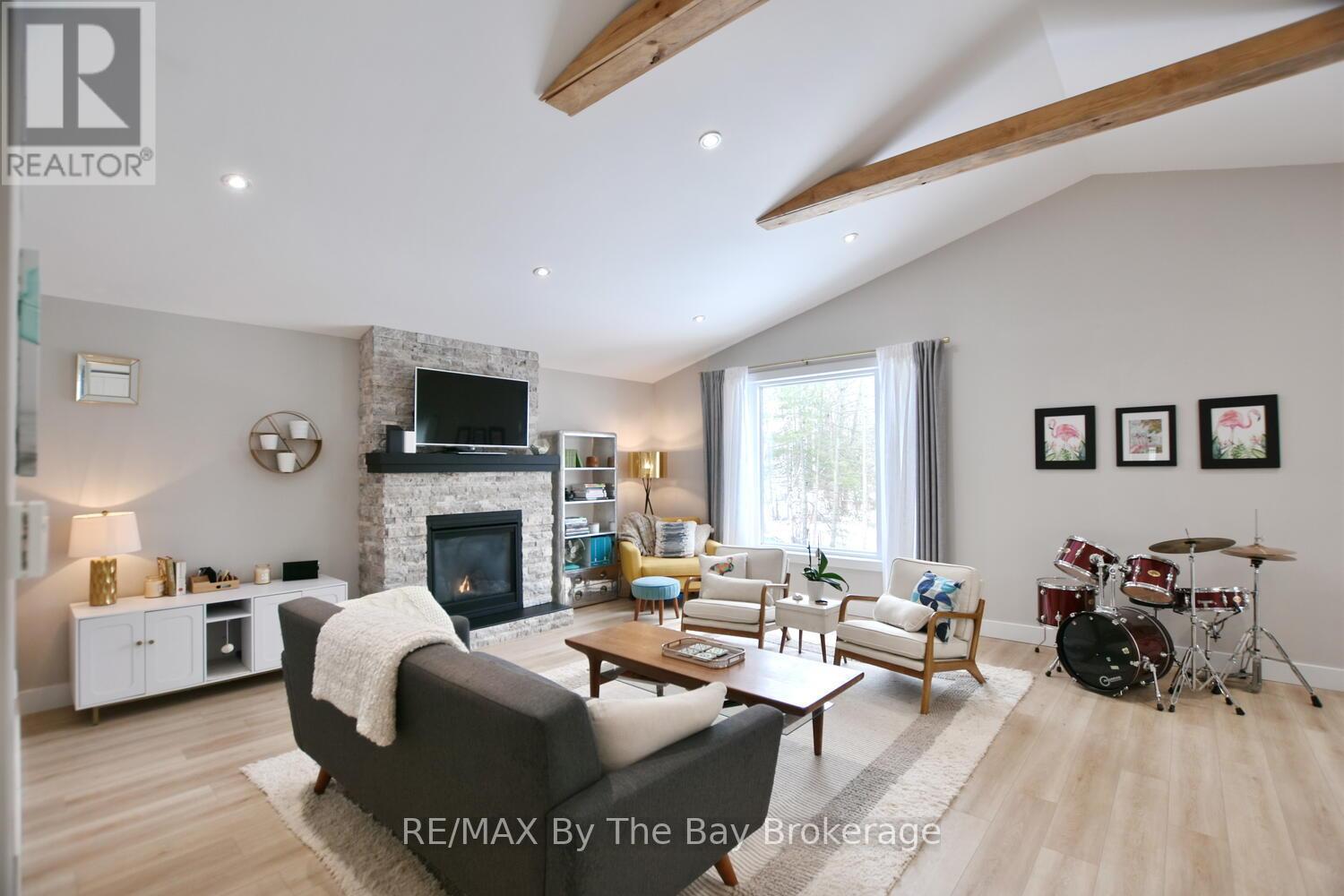 16 Caribbean Drive, Wasaga Beach, Ontario  L9Z 2W3 - Photo 13 - S12911916