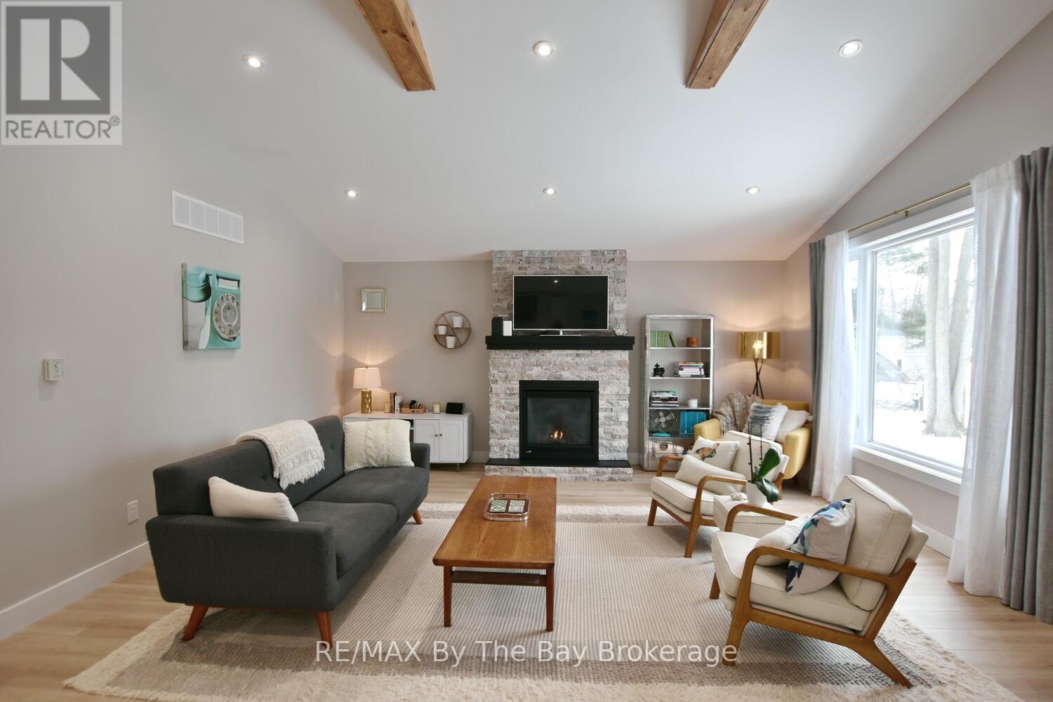 16 Caribbean Drive, Wasaga Beach, Ontario  L9Z 2W3 - Photo 15 - S12911916