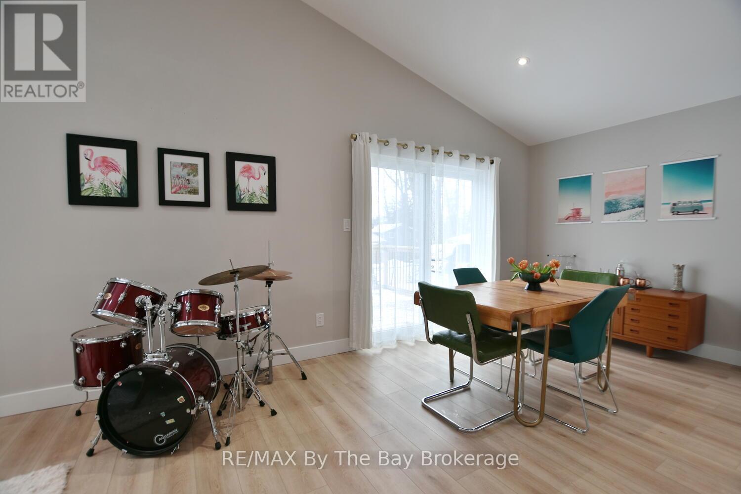 16 Caribbean Drive, Wasaga Beach, Ontario  L9Z 2W3 - Photo 22 - S12911916