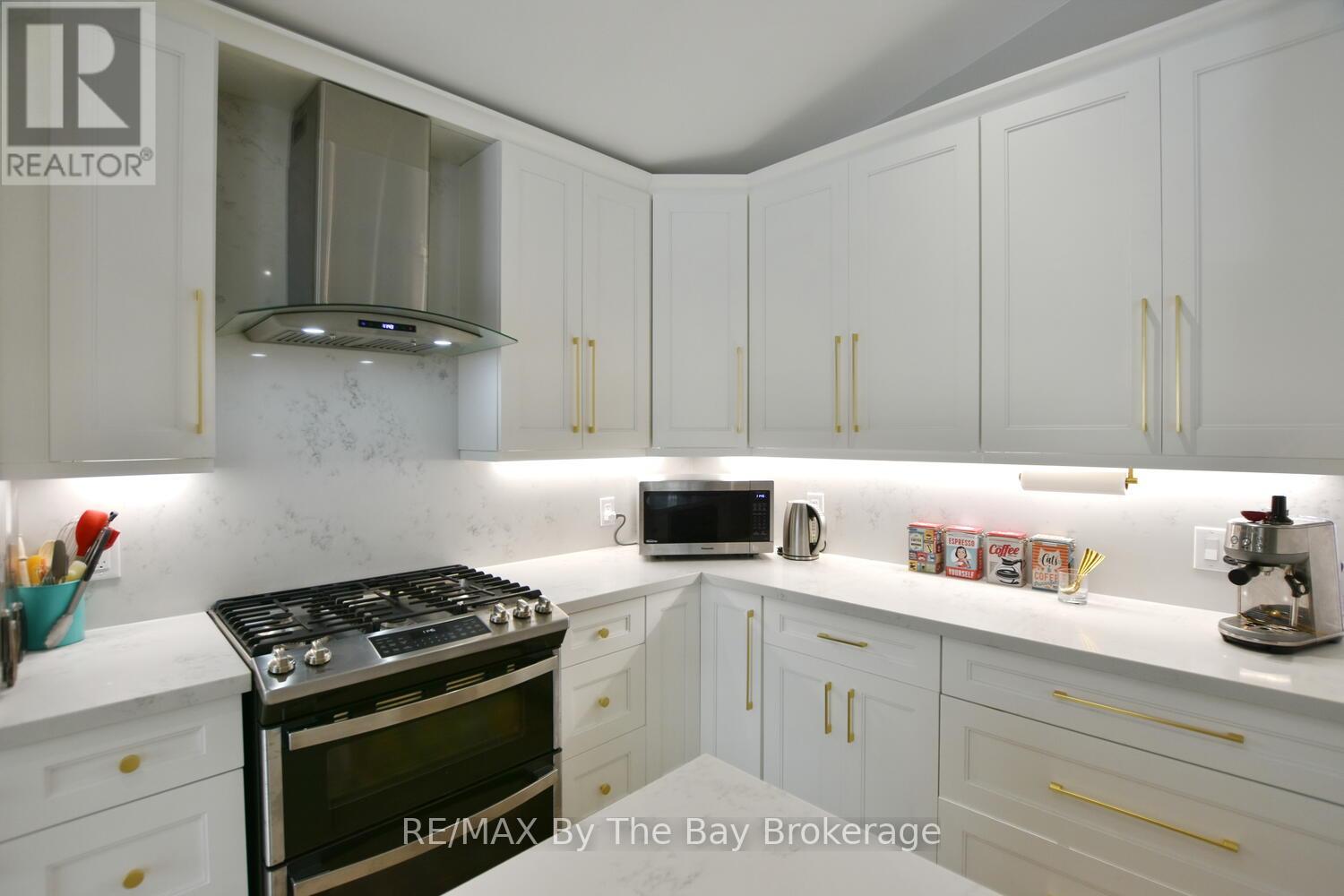 16 Caribbean Drive, Wasaga Beach, Ontario  L9Z 2W3 - Photo 20 - S12911916