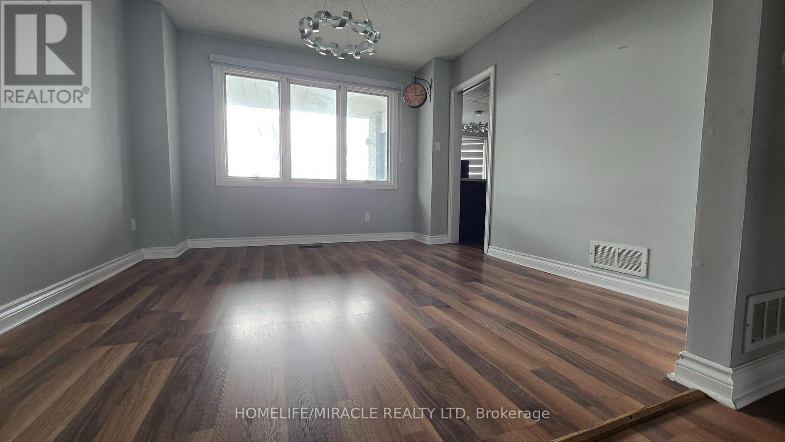 Upper - 442 Rimosa Court, Oshawa, Ontario  L1J 7T6 - Photo 2 - E12883704