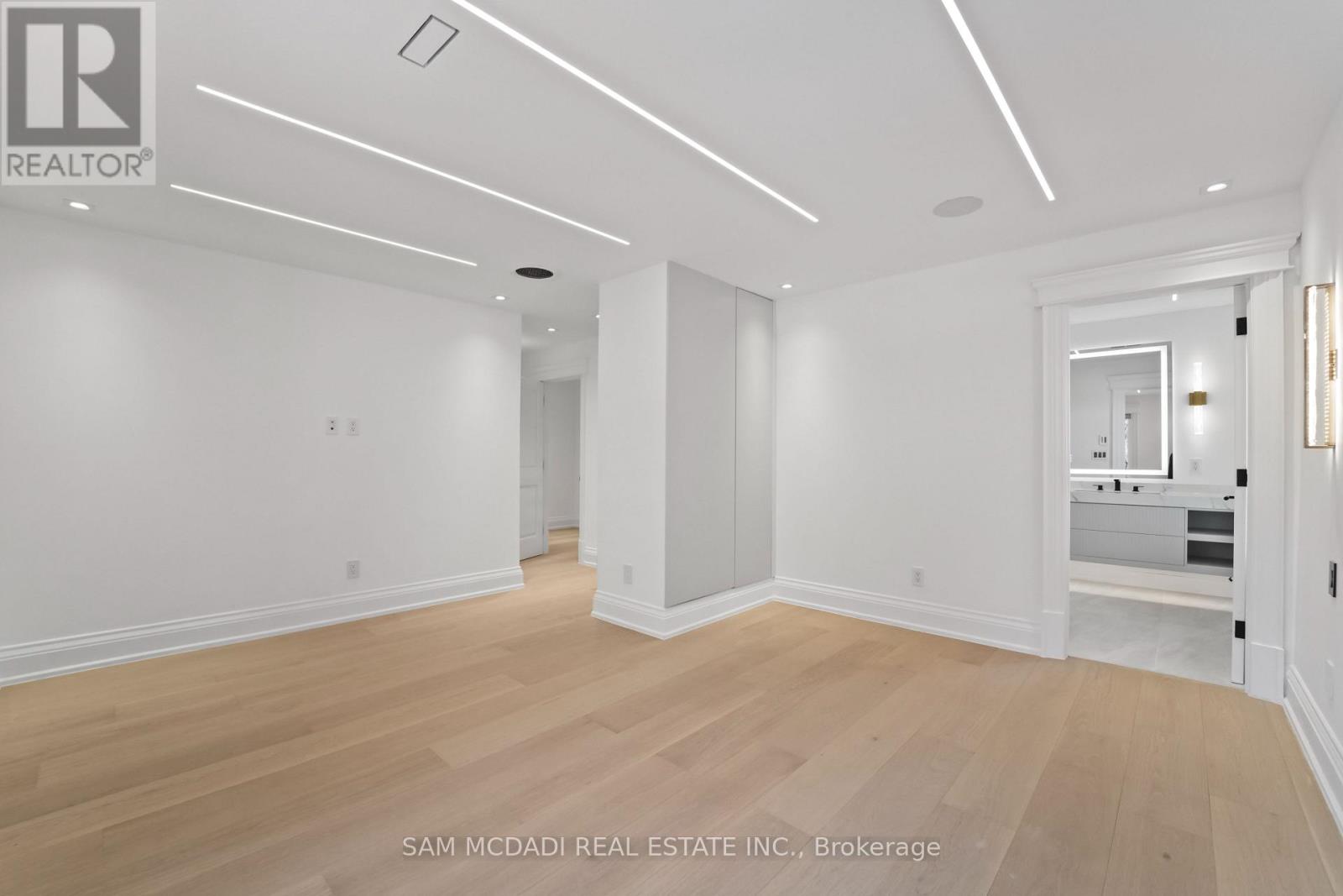 3168 Lakeshore Road W, Oakville, Ontario  L6L 1J6 - Photo 23 - W12839440