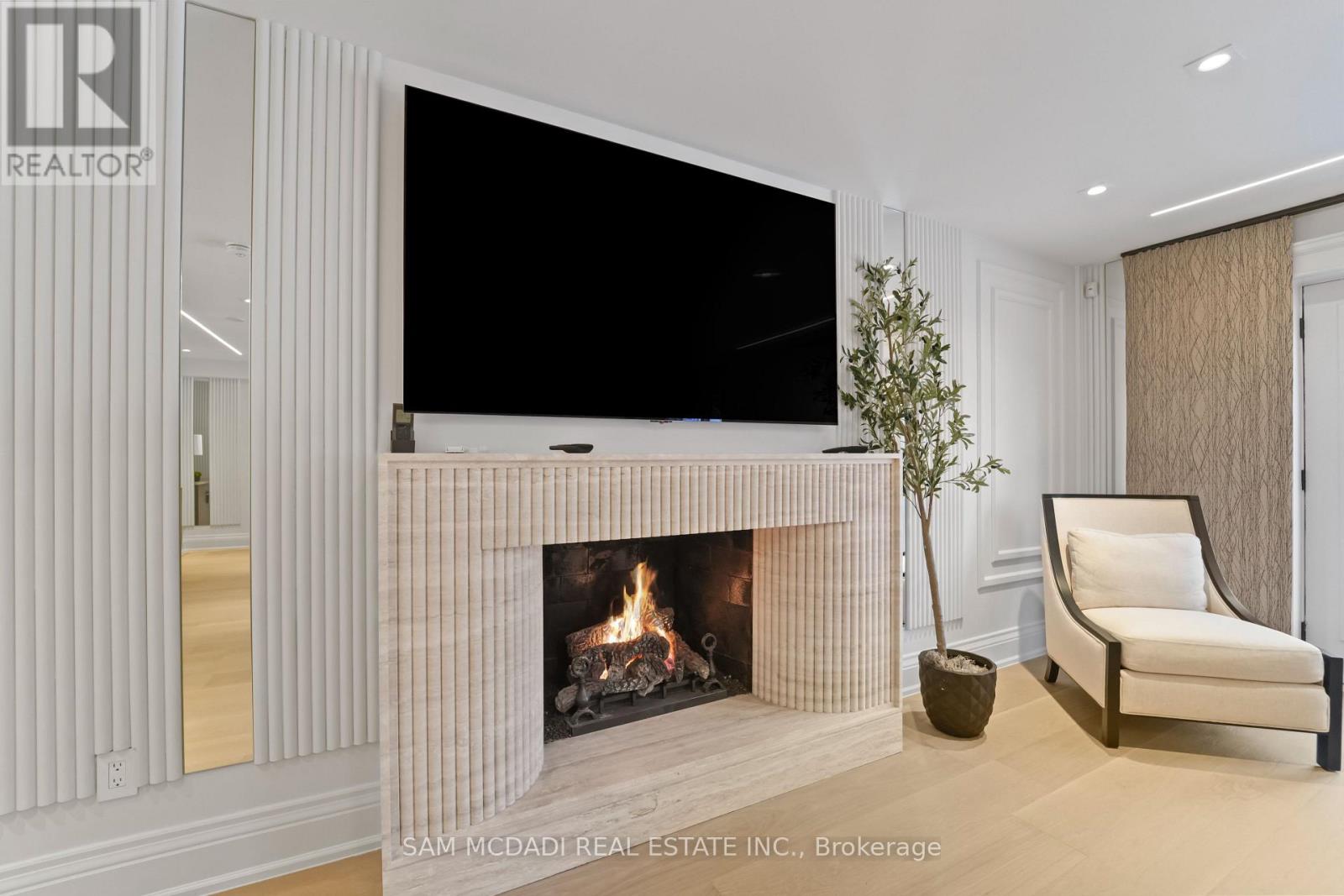 3168 Lakeshore Road W, Oakville, Ontario  L6L 1J6 - Photo 17 - W12839440