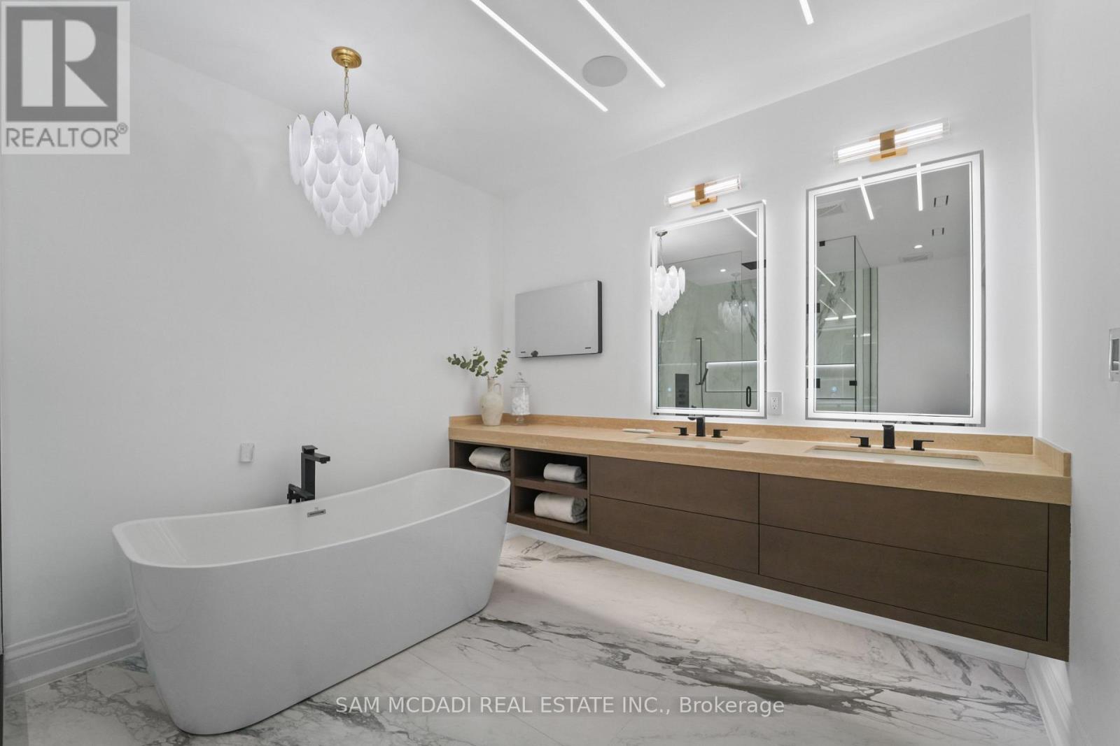 3168 Lakeshore Road W, Oakville, Ontario  L6L 1J6 - Photo 32 - W12839440