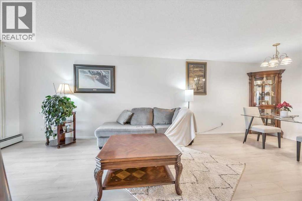 308, 11 Somervale View SW, Calgary, Alberta  T2Y 4A9 - Photo 4 - A2261939