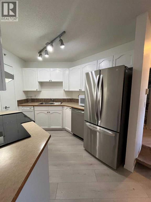 308, 11 Somervale View SW, Calgary, Alberta  T2Y 4A9 - Photo 8 - A2261939