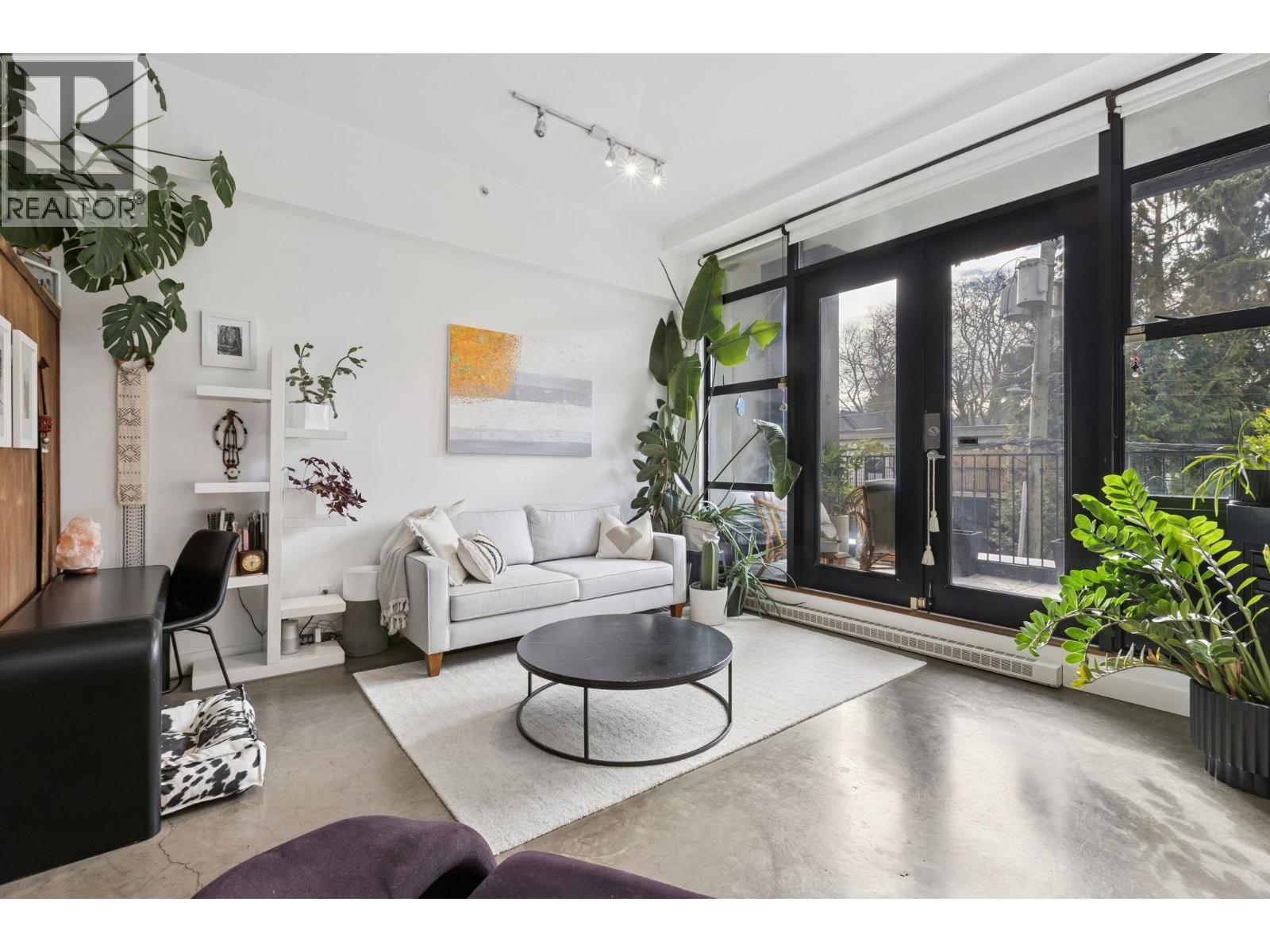 10 2156 W 12TH AVENUE, Vancouver, British Columbia