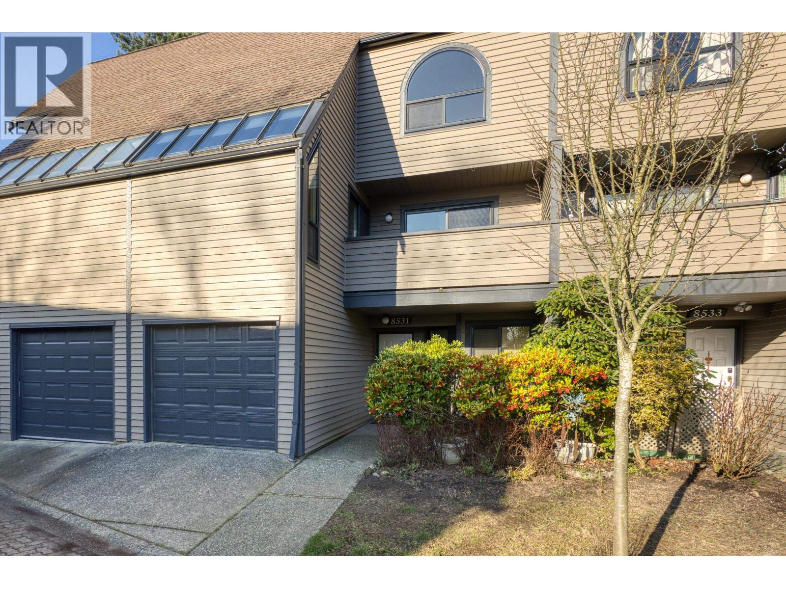 8531 Timber Court, Burnaby, British Columbia  V5A 4B6 - Photo 2 - R3085437