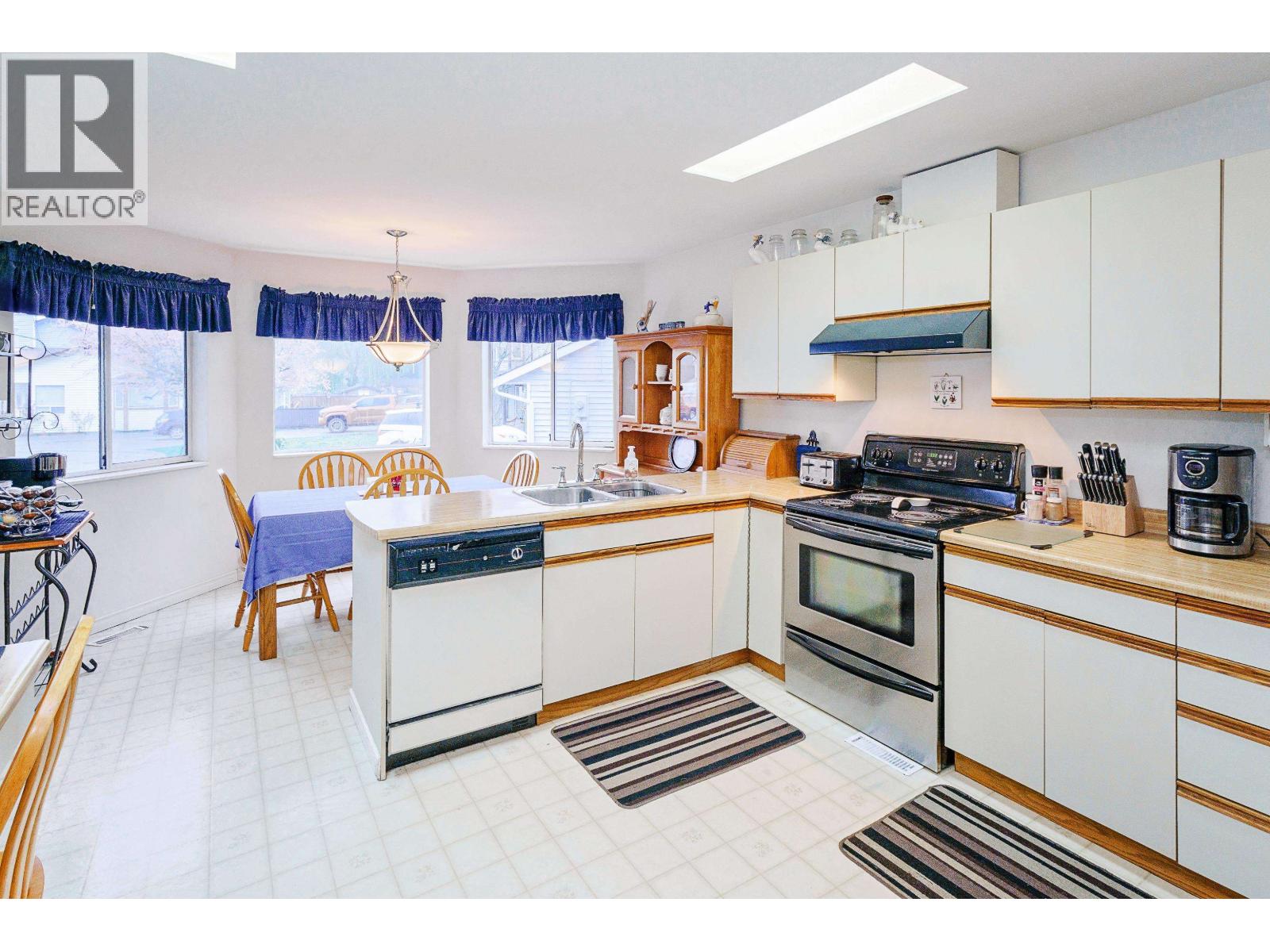 23381 Whippoorwill Avenue, Maple Ridge, British Columbia  V2X 9L8 - Photo 14 - R3102613