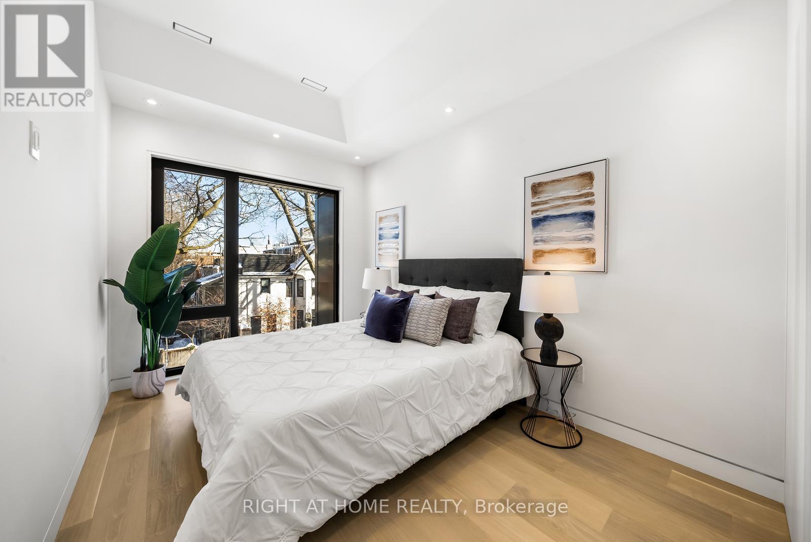 74b Rathnelly Avenue, Toronto, Ontario  M4V 2M6 - Photo 33 - C12911964