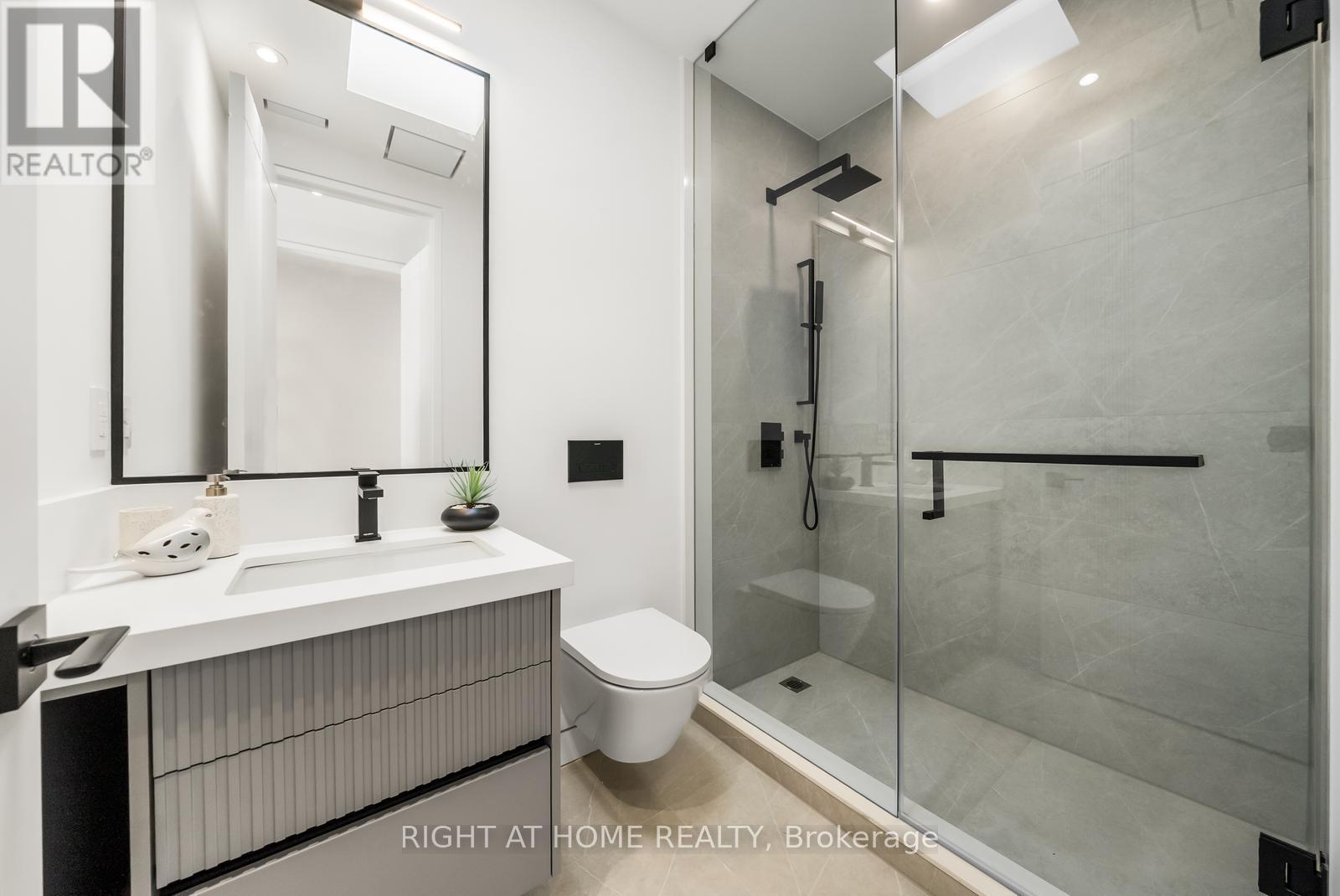 74b Rathnelly Avenue, Toronto, Ontario  M4V 2M6 - Photo 36 - C12911964