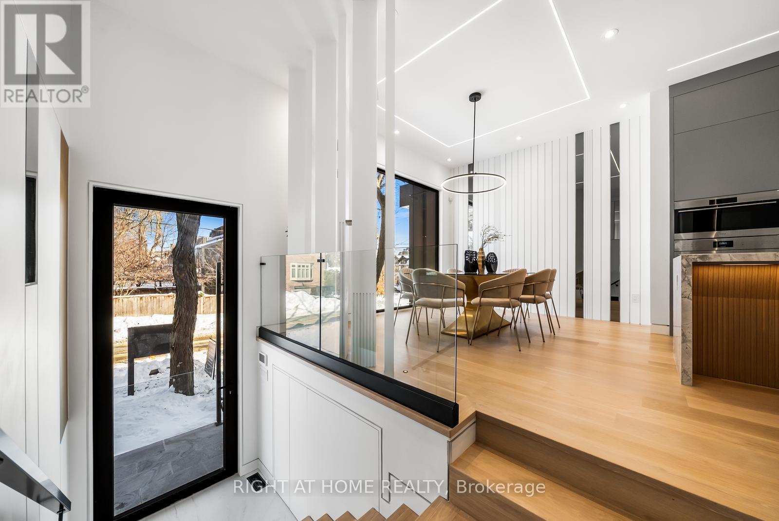 74b Rathnelly Avenue, Toronto, Ontario  M4V 2M6 - Photo 4 - C12911964