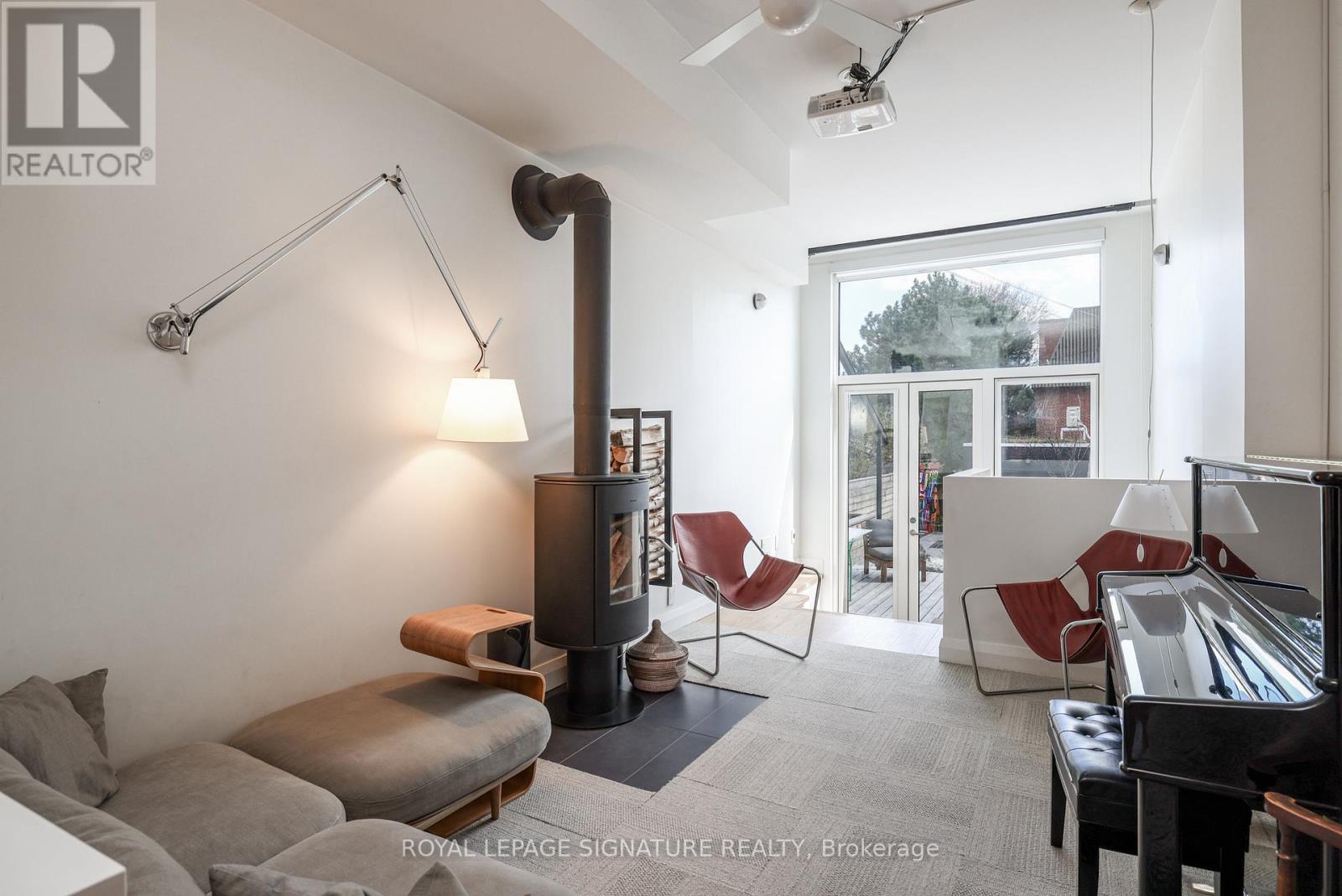 13 Collahie Street, Toronto, Ontario  M6J 1T6 - Photo 17 - C12911974