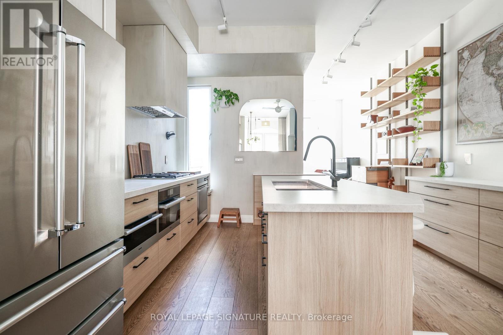 13 Collahie Street, Toronto, Ontario  M6J 1T6 - Photo 7 - C12911974