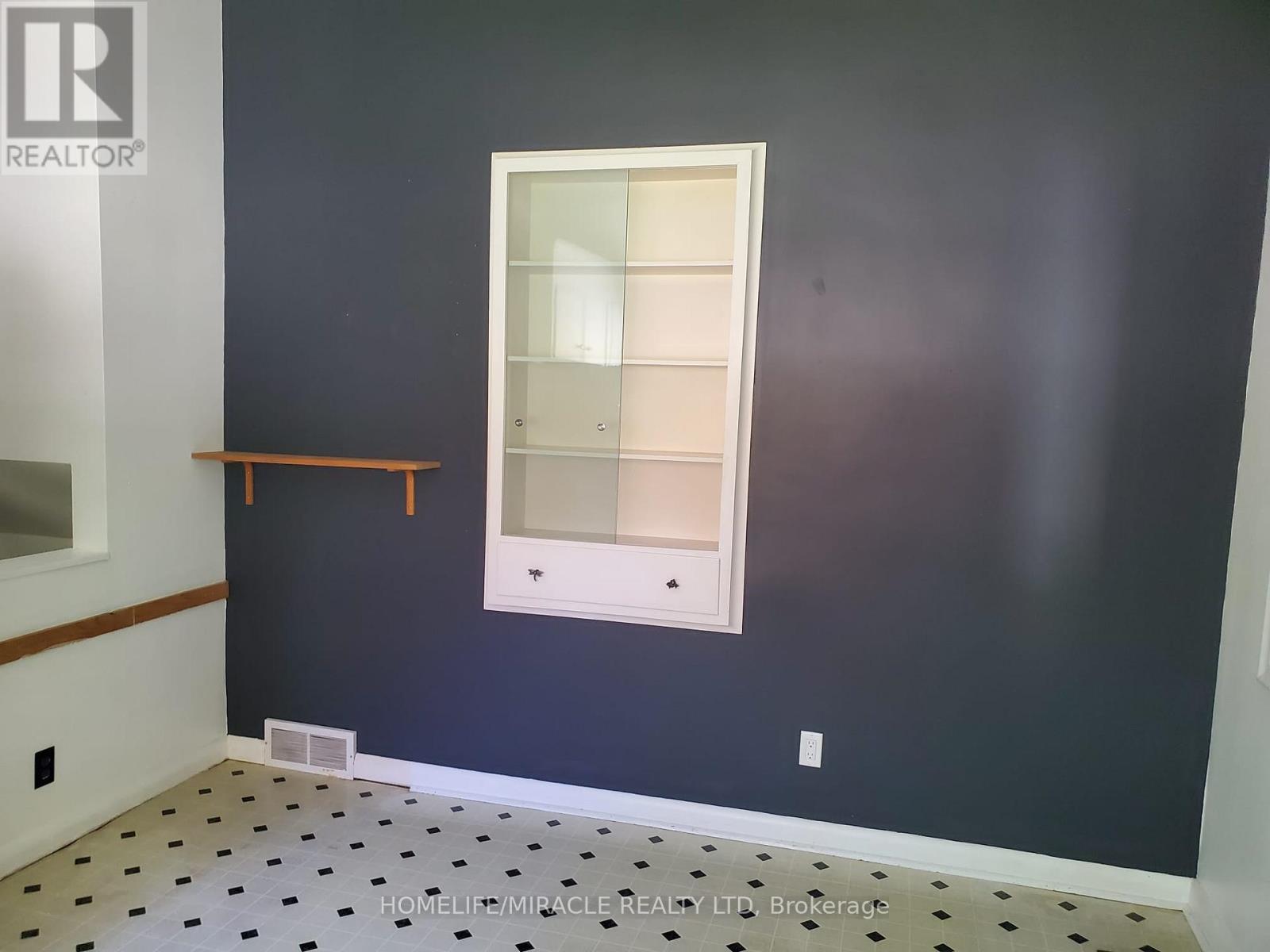 22 Duffin Street, Ajax, Ontario  L1S 6B8 - Photo 4 - E12912008