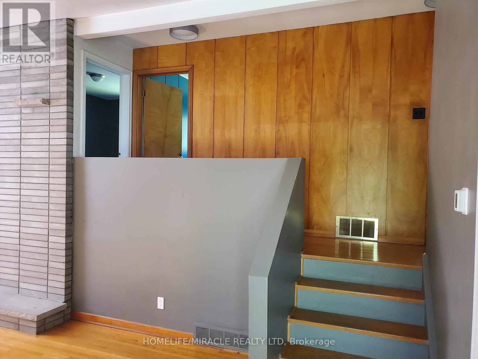 22 Duffin Street, Ajax, Ontario  L1S 6B8 - Photo 8 - E12912008