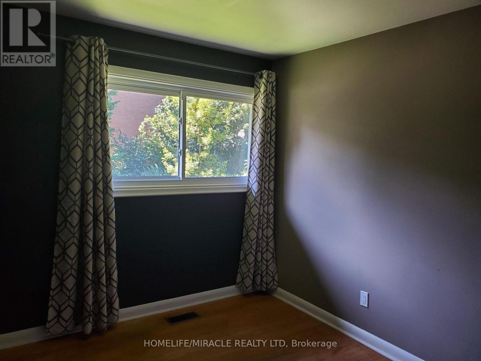 22 Duffin Street, Ajax, Ontario  L1S 6B8 - Photo 9 - E12912008