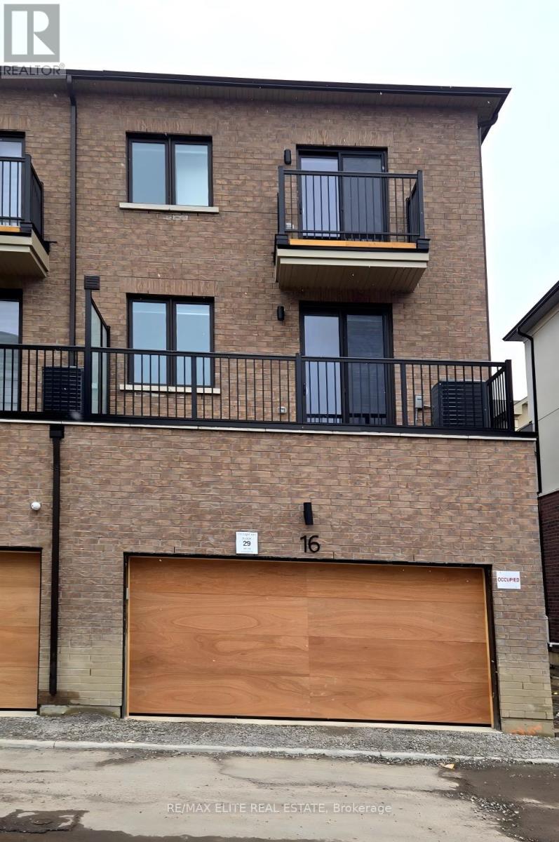 16 LEWIS CRAIGIE LANE, Richmond Hill, Ontario