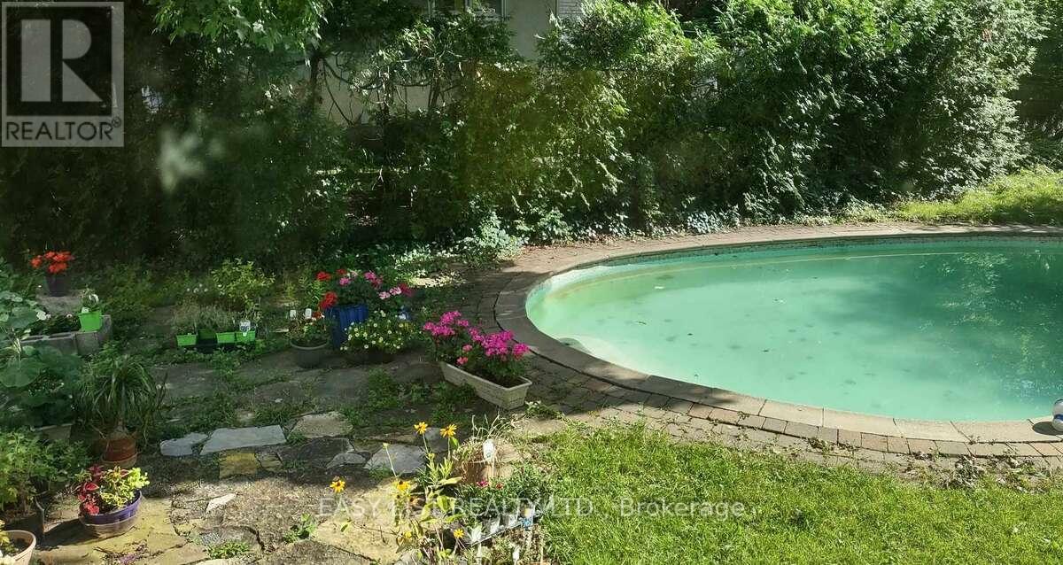 60 Mariposa Avenue, Ottawa, Ontario  K1M 0V1 - Photo 7 - X12892944