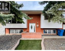 1251 St Catherine Road N, Lethbridge, Alberta