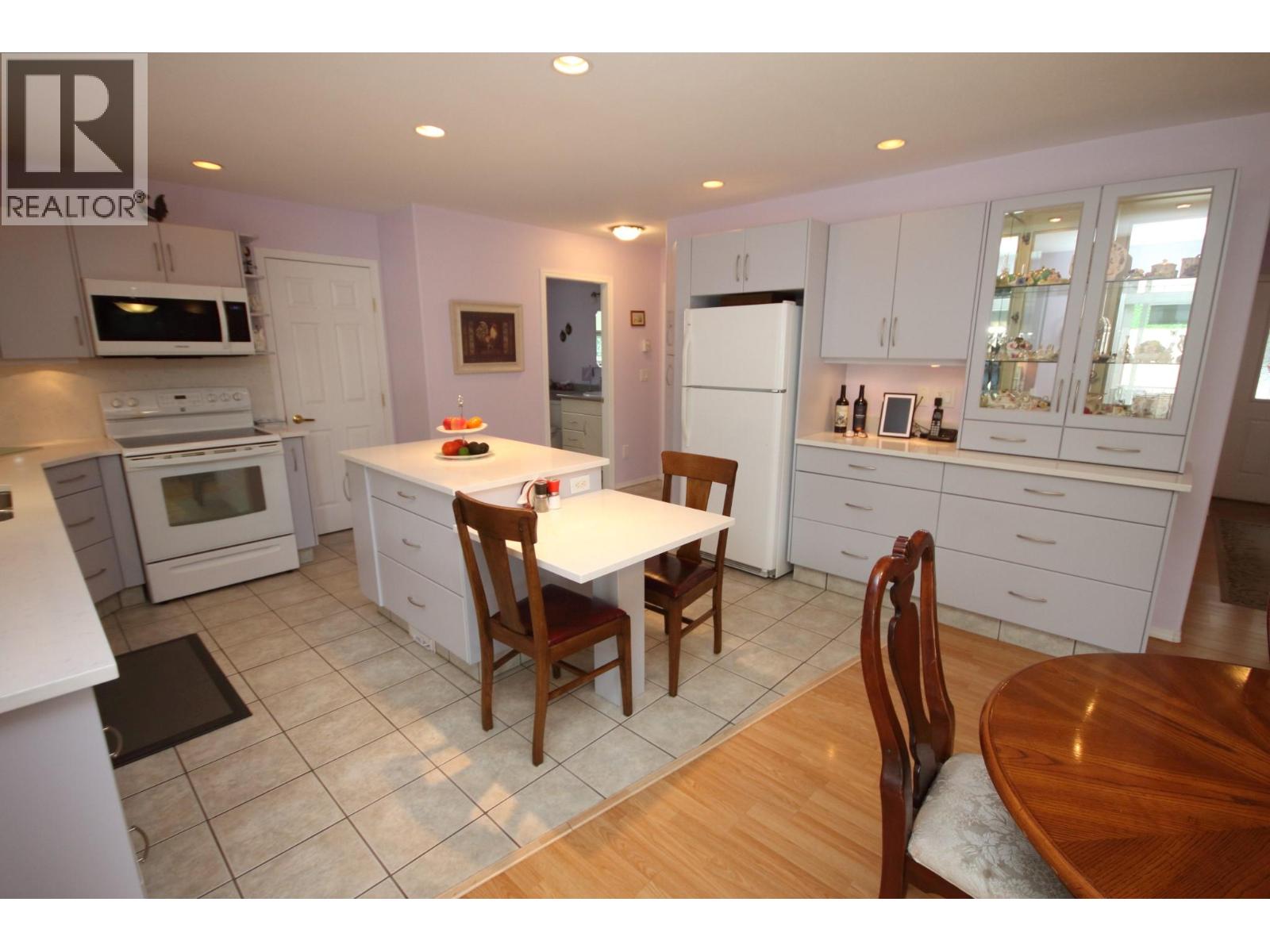 957 Morningstar Road, Oliver, British Columbia  V0H 1T6 - Photo 2 - 10367434