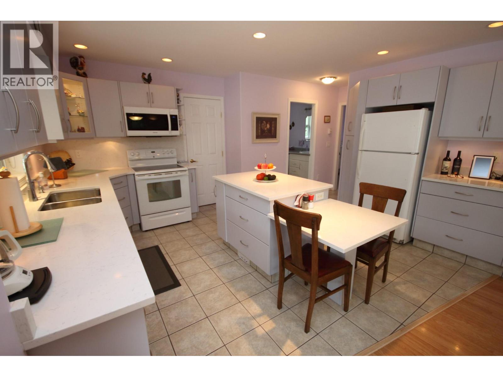 957 Morningstar Road, Oliver, British Columbia  V0H 1T6 - Photo 14 - 10367434