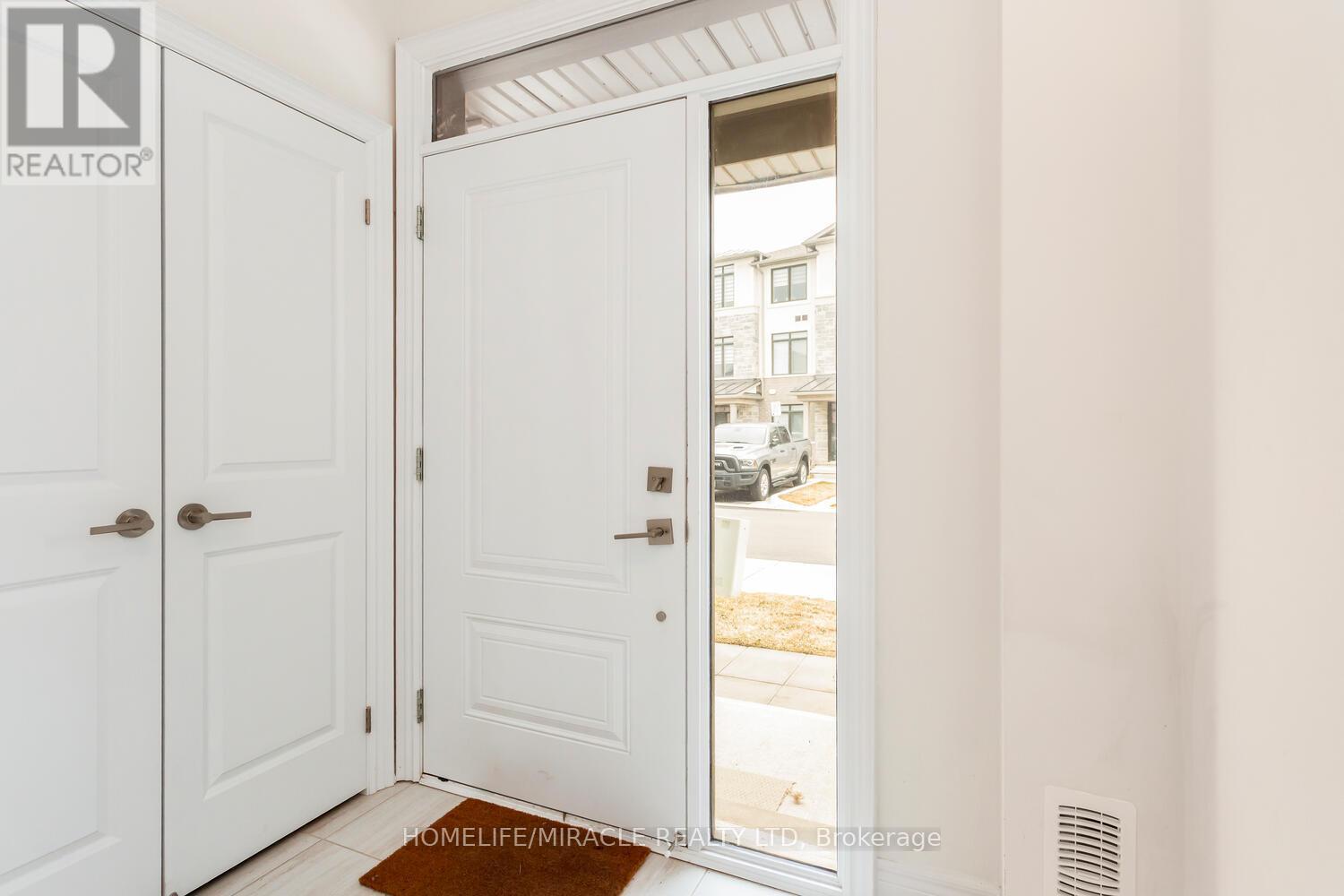 13 - 2184 Postmaster Drive, Oakville, Ontario  L6M 3X1 - Photo 5 - W12911998