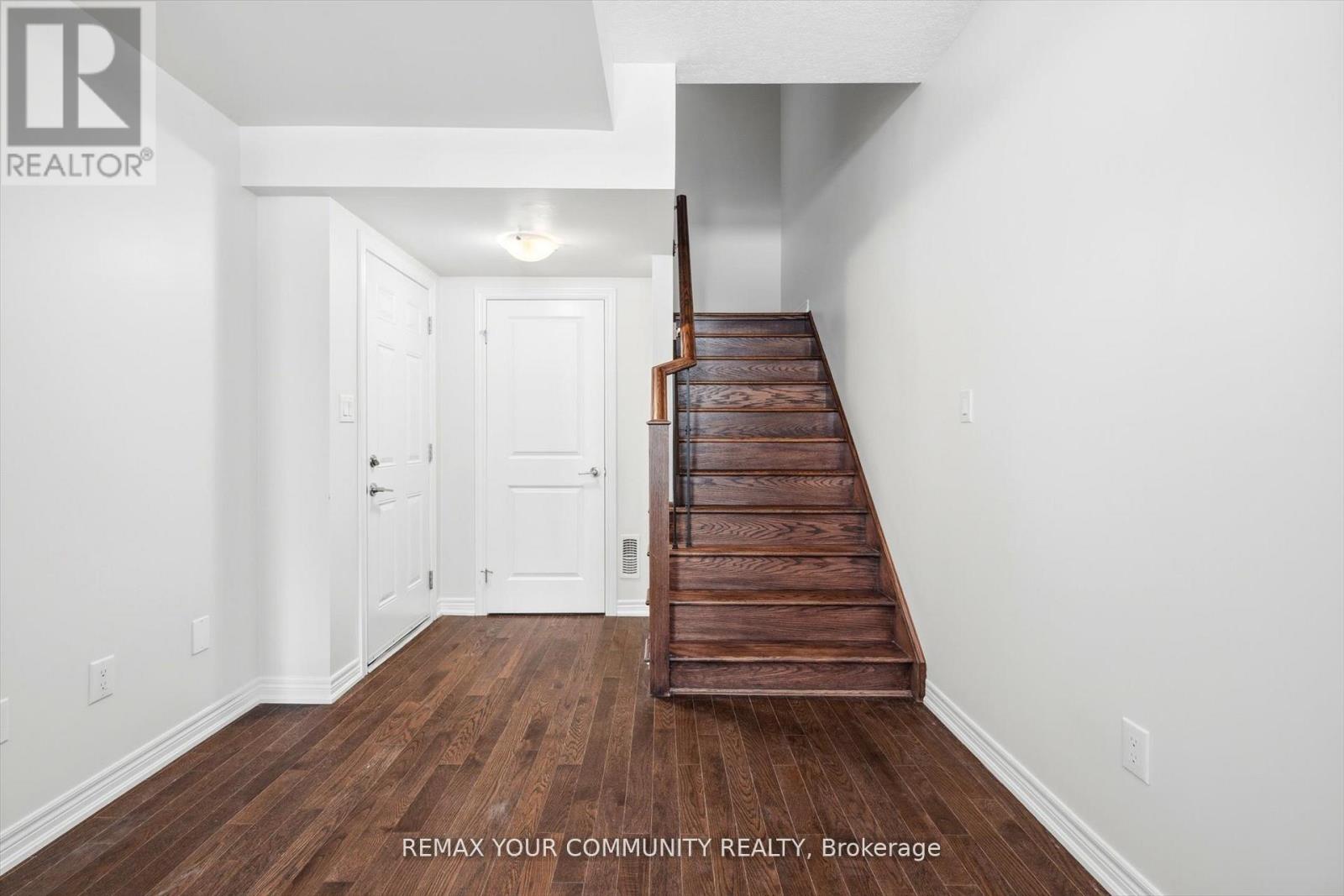 380 Cranbrook Common, Oakville (Jm Joshua Meadows), Ontario  L6H 0P8 - Photo 4 - W12912024