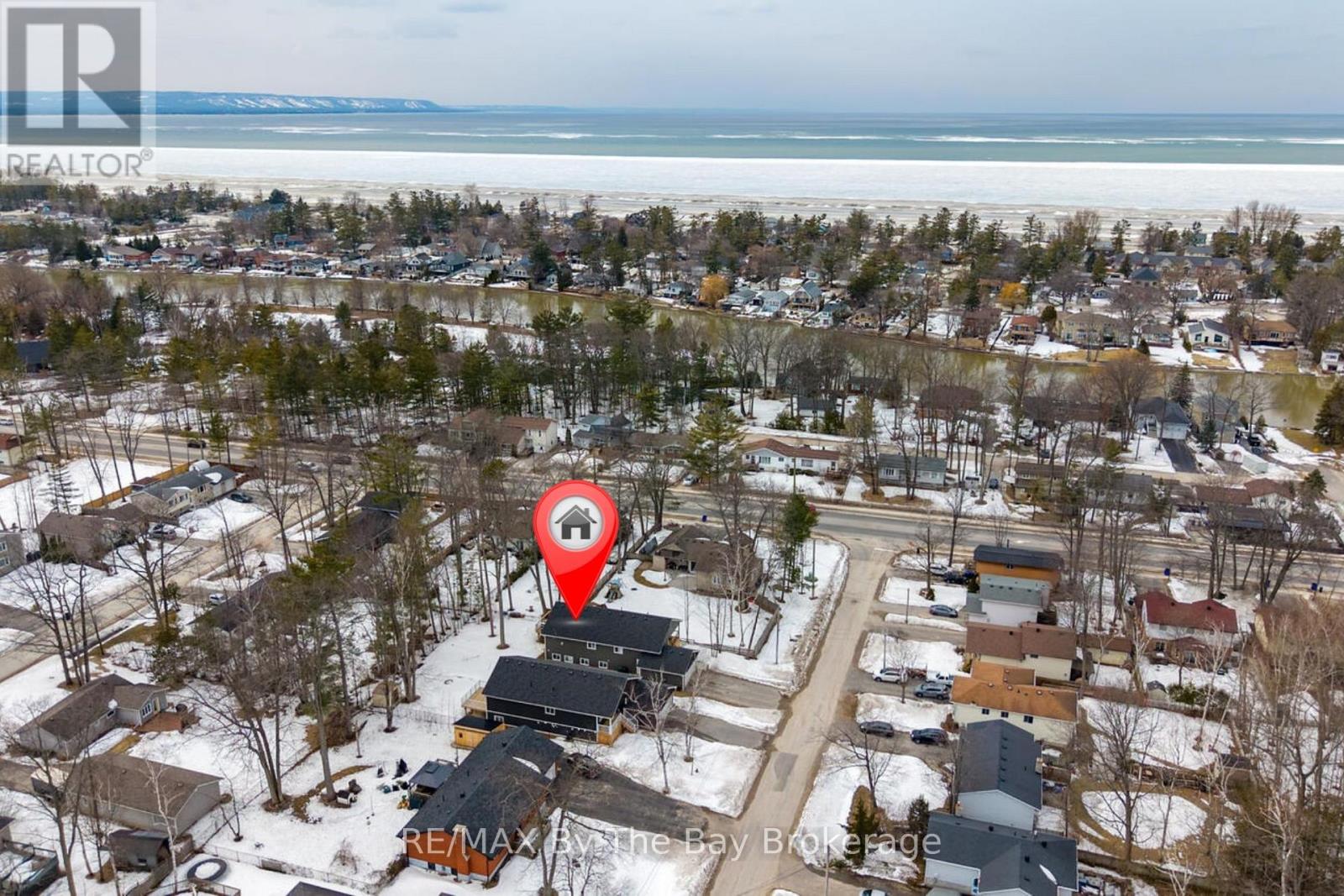 16 Caribbean Drive, Wasaga Beach, Ontario  L9Z 2W3 - Photo 3 - S12911916