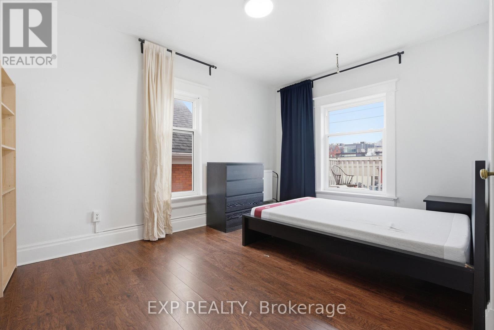 30 Regina Street N, Waterloo, Ontario  N2J 3A1 - Photo 12 - X12911972