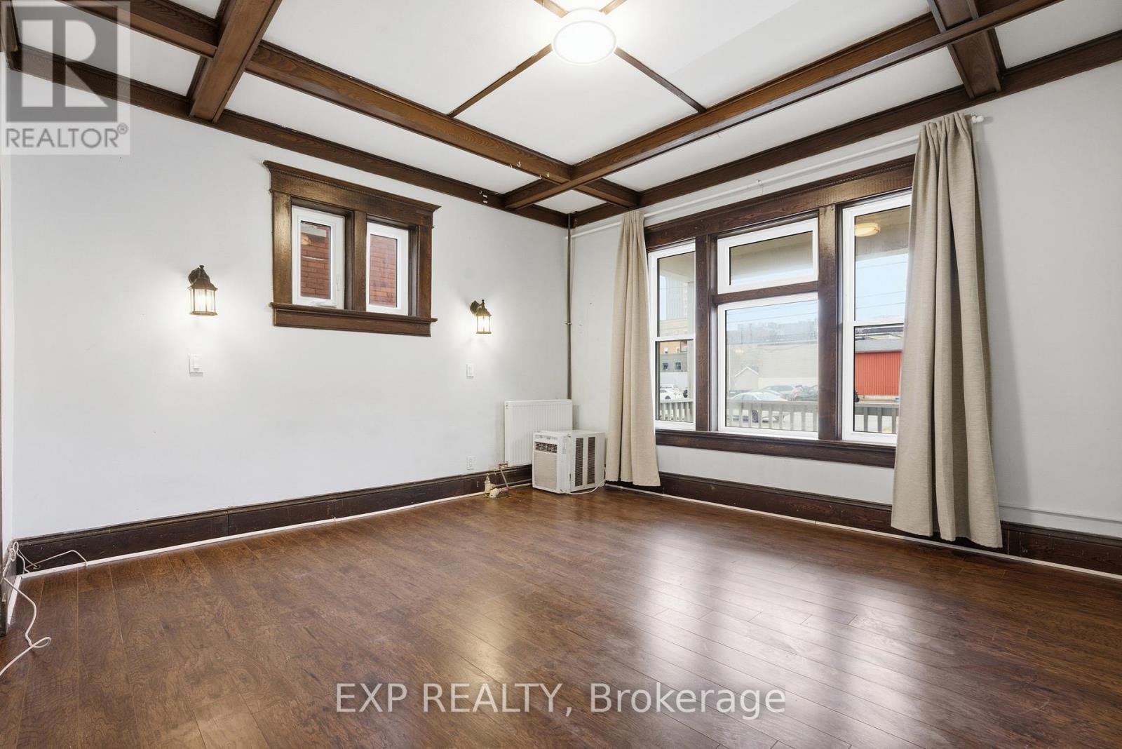 30 Regina Street N, Waterloo, Ontario  N2J 3A1 - Photo 8 - X12911972