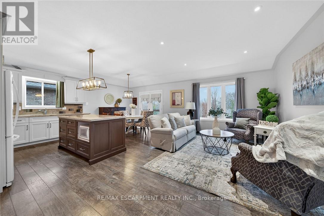 18 Homer Street, Norfolk, Ontario  N0A 1N6 - Photo 7 - X12911980